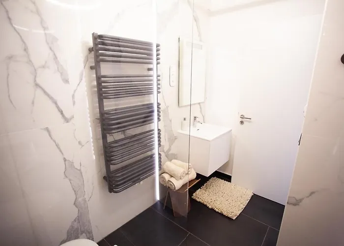 Real Deluxe Next To Danube Budapest