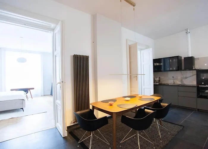 Real Deluxe Next To Danube * Budapest