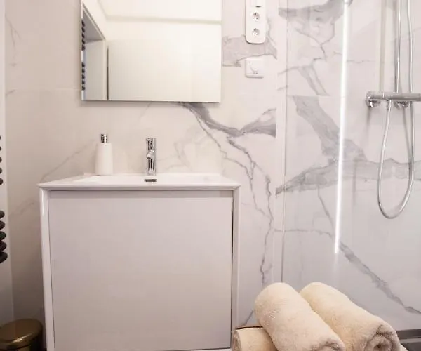 Real Deluxe Next To Danube * بودابست