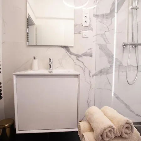 Real Deluxe Next To Danube * Budapest