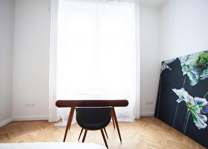 Real Deluxe Next To Danube