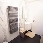 Real Deluxe Next To Danube Budapest