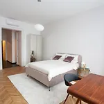 Real Deluxe Next To Danube * Budapest