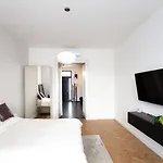 Real Deluxe Next To Danube Budapest