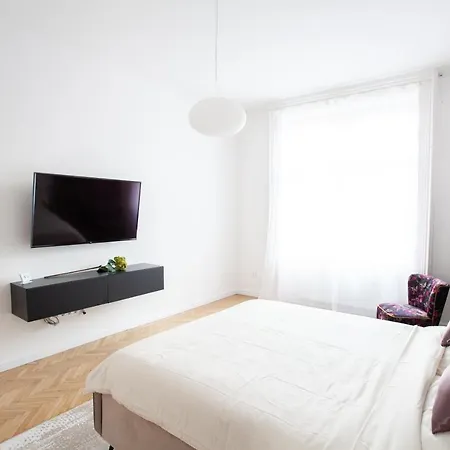 Appartamento Real Deluxe Next To Danube *