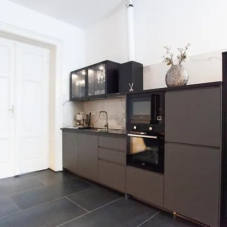 Real Deluxe Next To Danube * Budapest