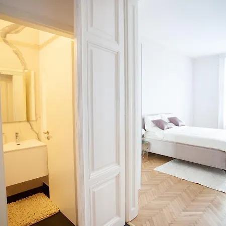Real Deluxe Next To Danube Appartement Budapest