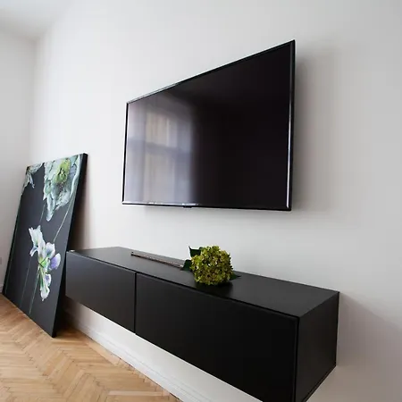 Real Deluxe Next To Danube * Budapest