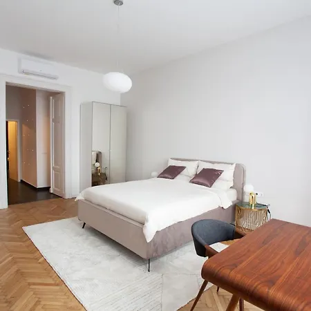 Real Deluxe Next To Danube * Budapest