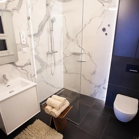 Real Deluxe Next To Danube * Budapest